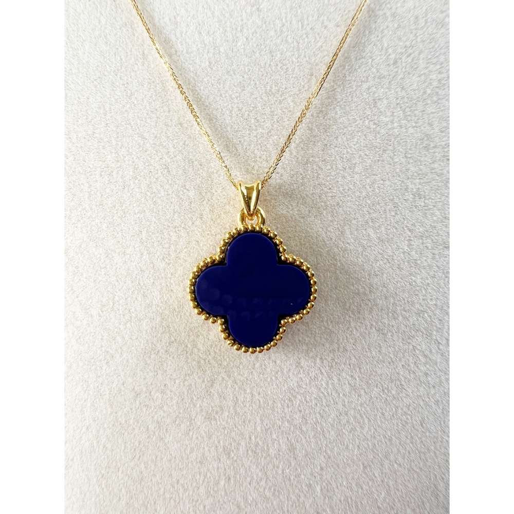 18k Solid Gold Clover Necklace , AU750 Stamped